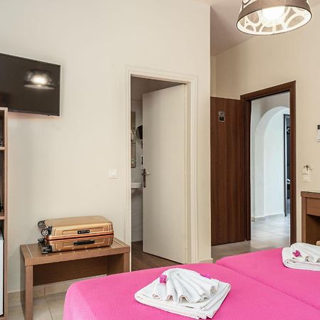 Stathis Beachfront Luxury Rooms Kalamákion エクステリア 写真