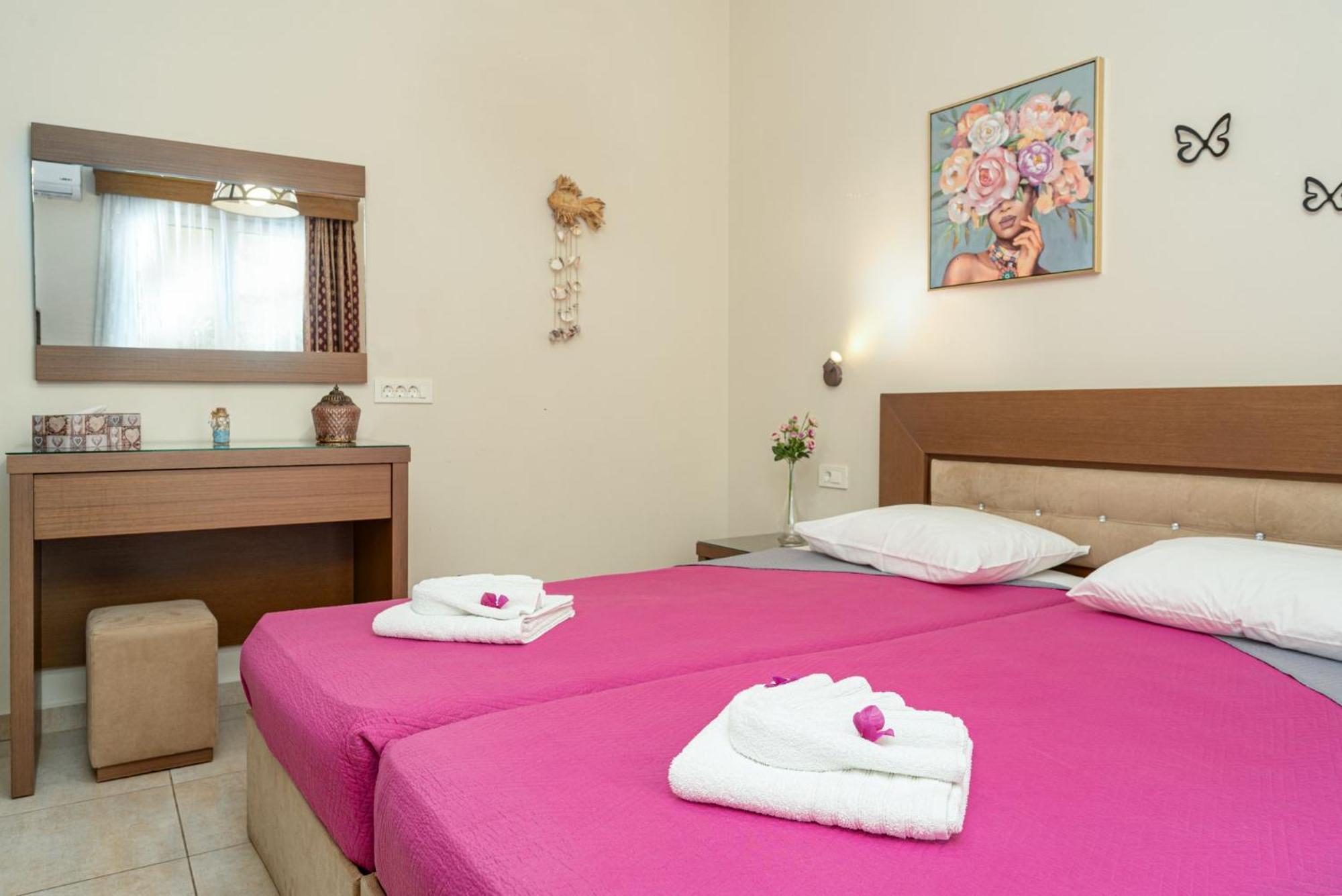 Stathis Beachfront Luxury Rooms Kalamákion 部屋 写真