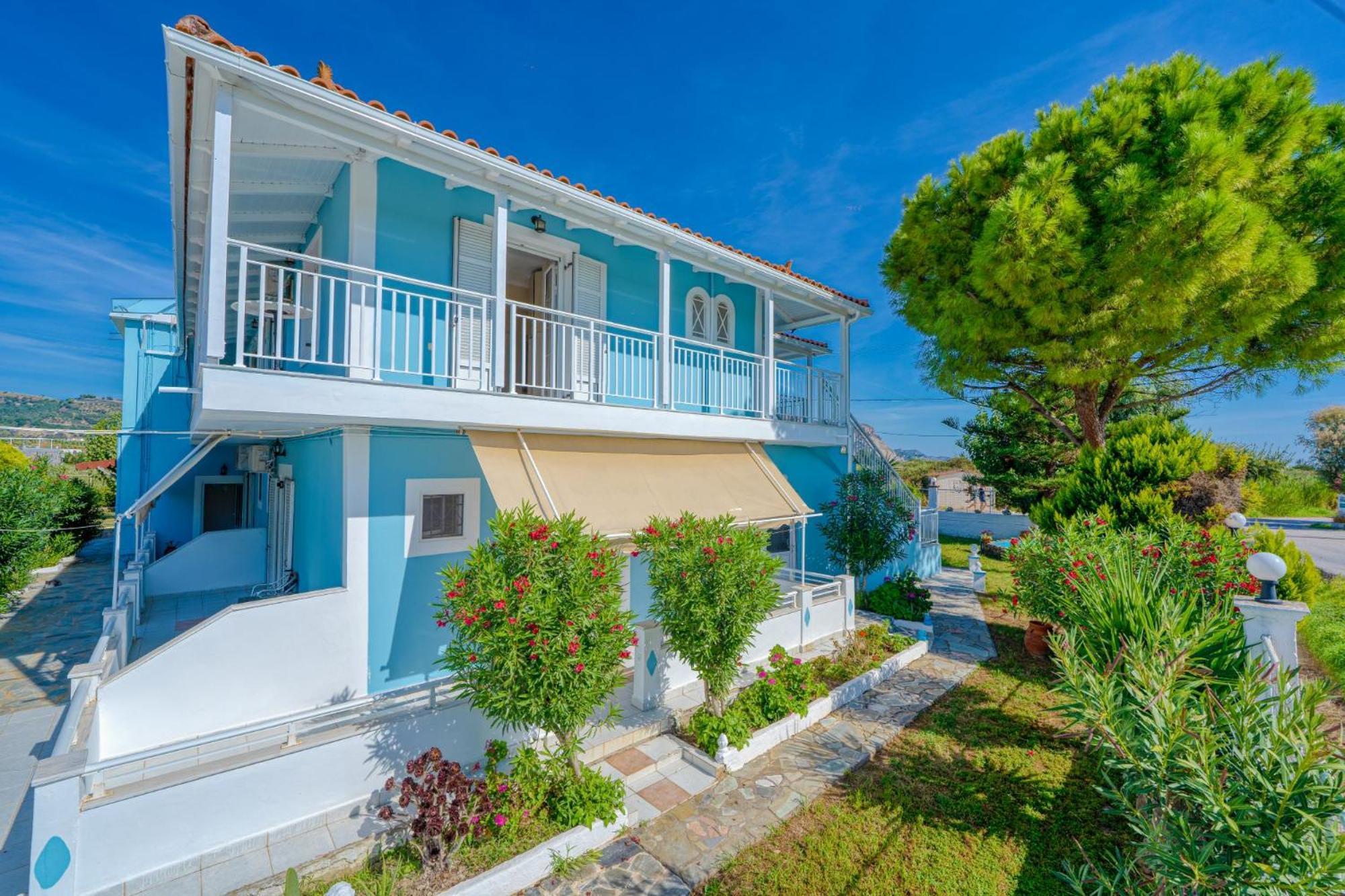 Stathis Beachfront Luxury Rooms Kalamákion エクステリア 写真