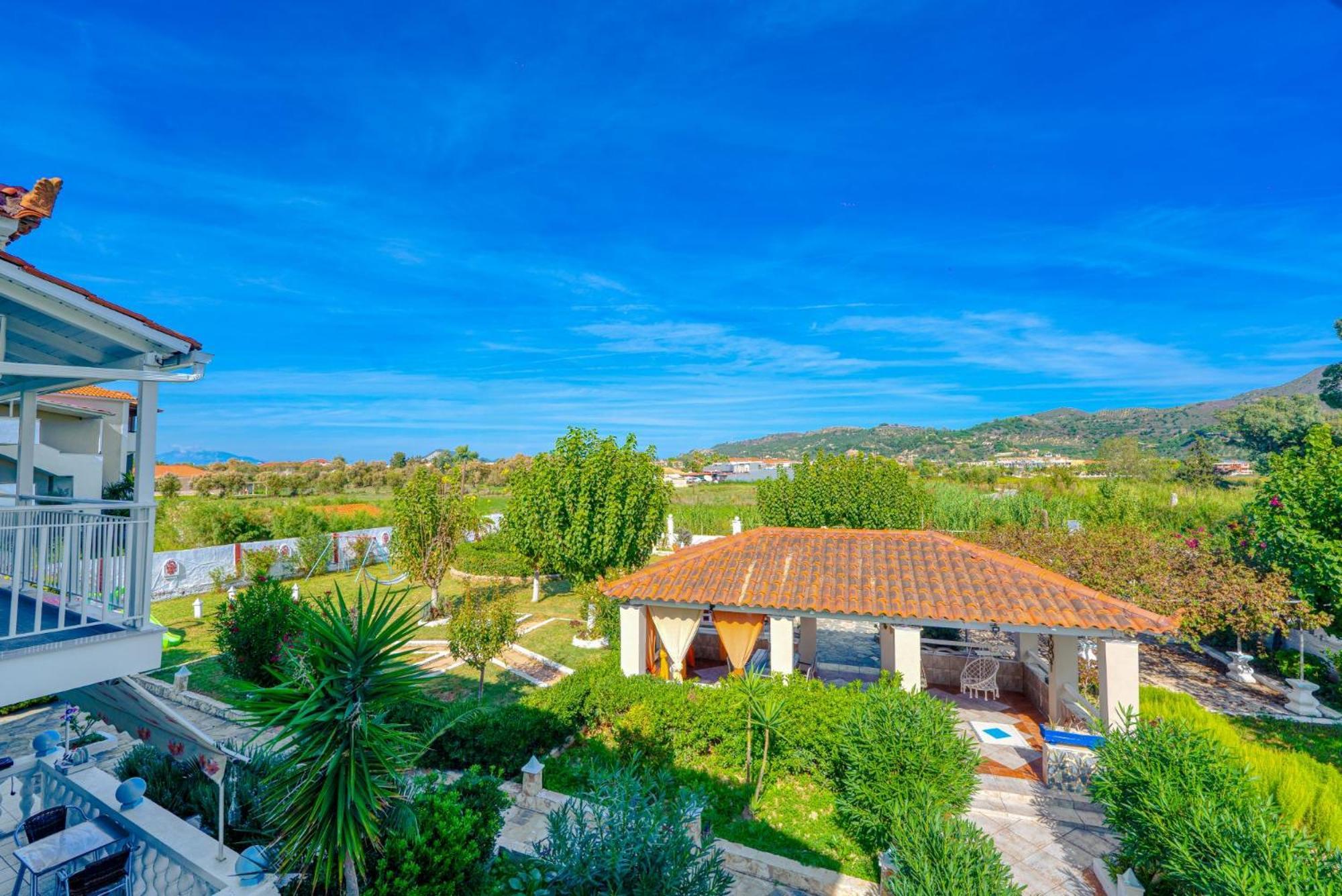 Stathis Beachfront Luxury Rooms Kalamákion エクステリア 写真